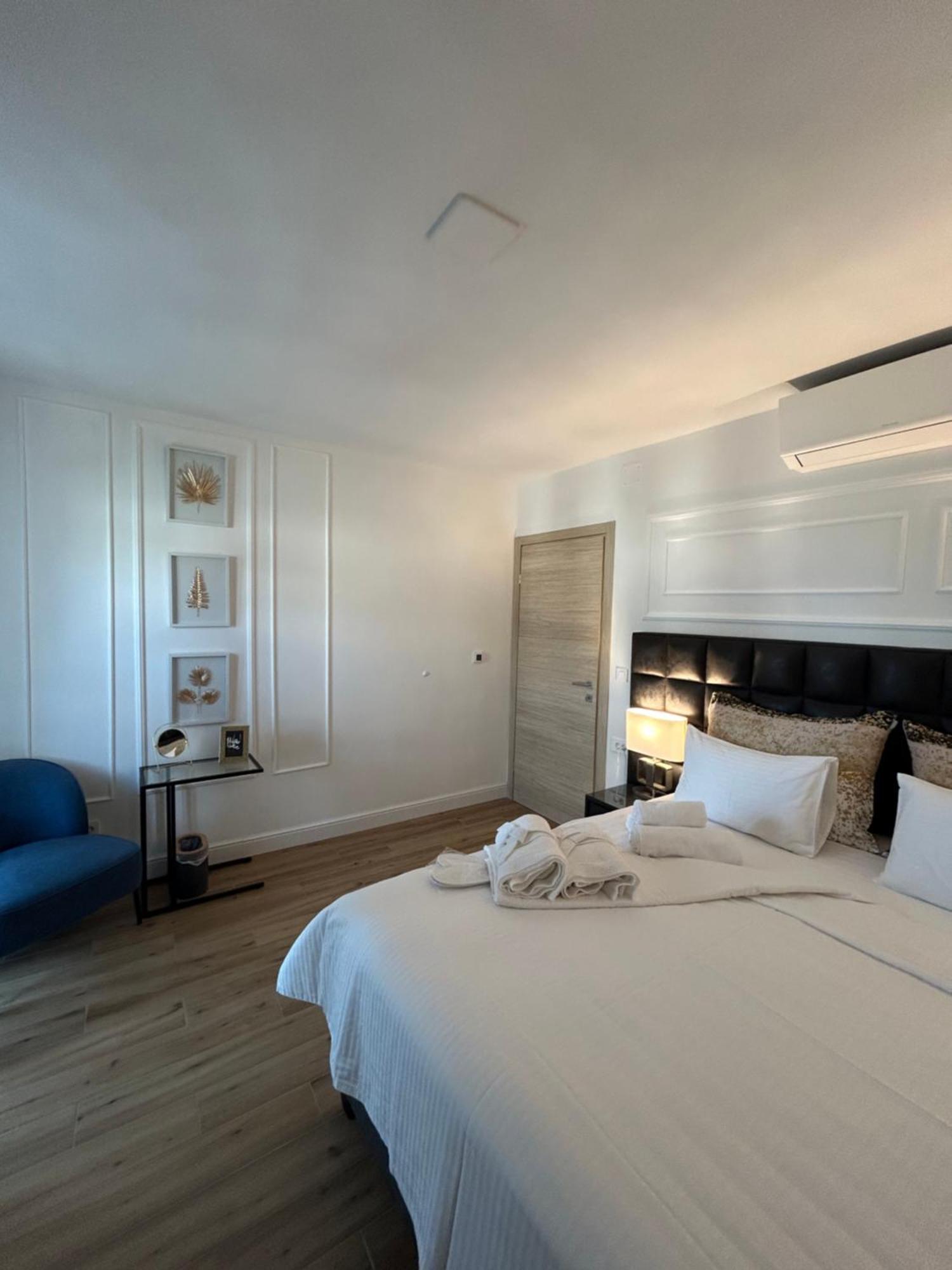 Daphne Luxe Retreat -sea View-king Size Bed- * Supetar